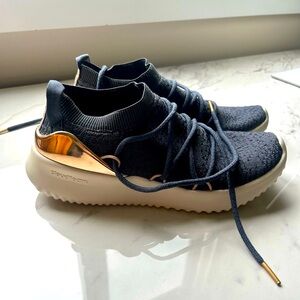 Adidas cloud foam women’s shoes